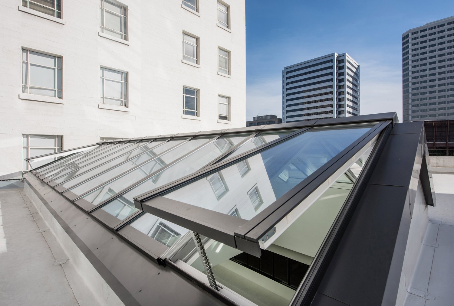 Application--Ridgelight-2576-Offices-Structural-Skylights-Modular-VMS-0121