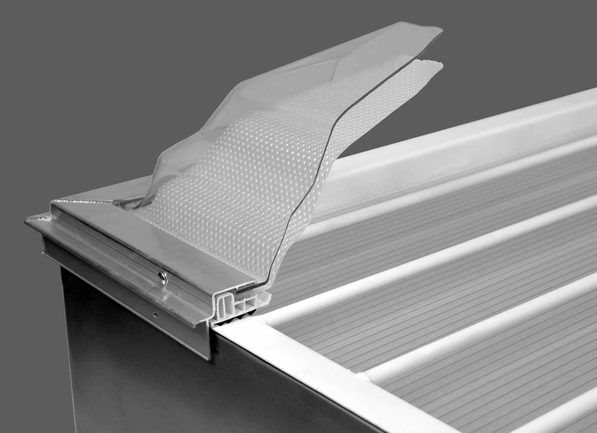 Product-dynamic-dome-corner-sample-lumira-laylight-security-bars-4695-0322-4